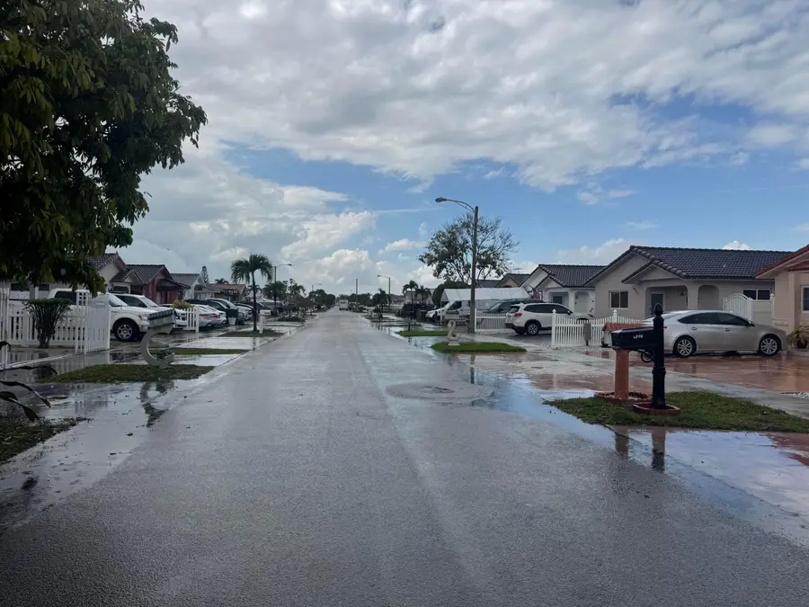 2446 W 70th Place, Hialeah, FL 33016 - #3