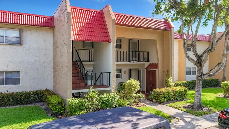 133 Lake Evelyn Drive, West Palm Beach, FL 33411 - #2