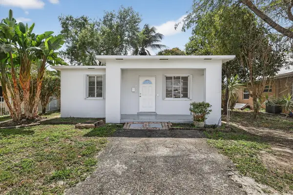 2438 Arthur Street, Hollywood, FL 33020