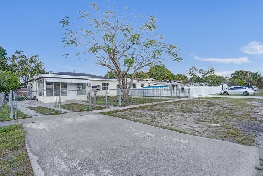 251 E 57th Street, Hialeah, FL 33013 - #2