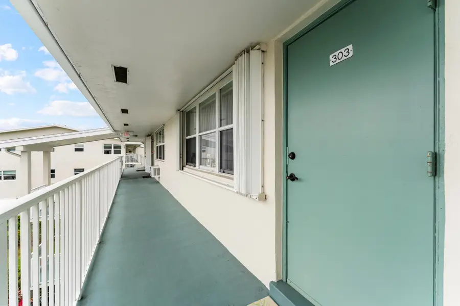 170 E Horizons E #303, Boynton Beach, FL 33435 - #2