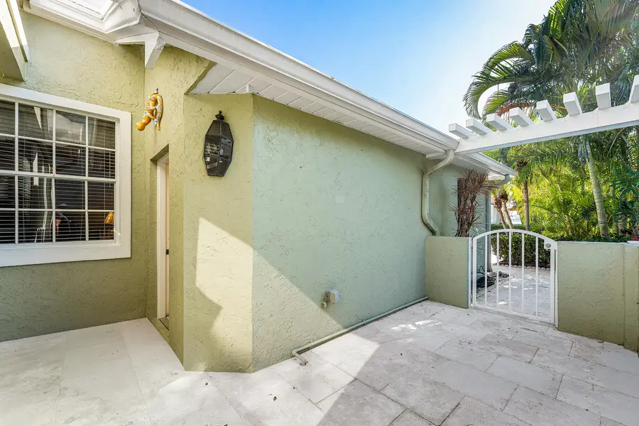 111 N North Lakeshore Drive, Hypoluxo, FL 33462 - #2