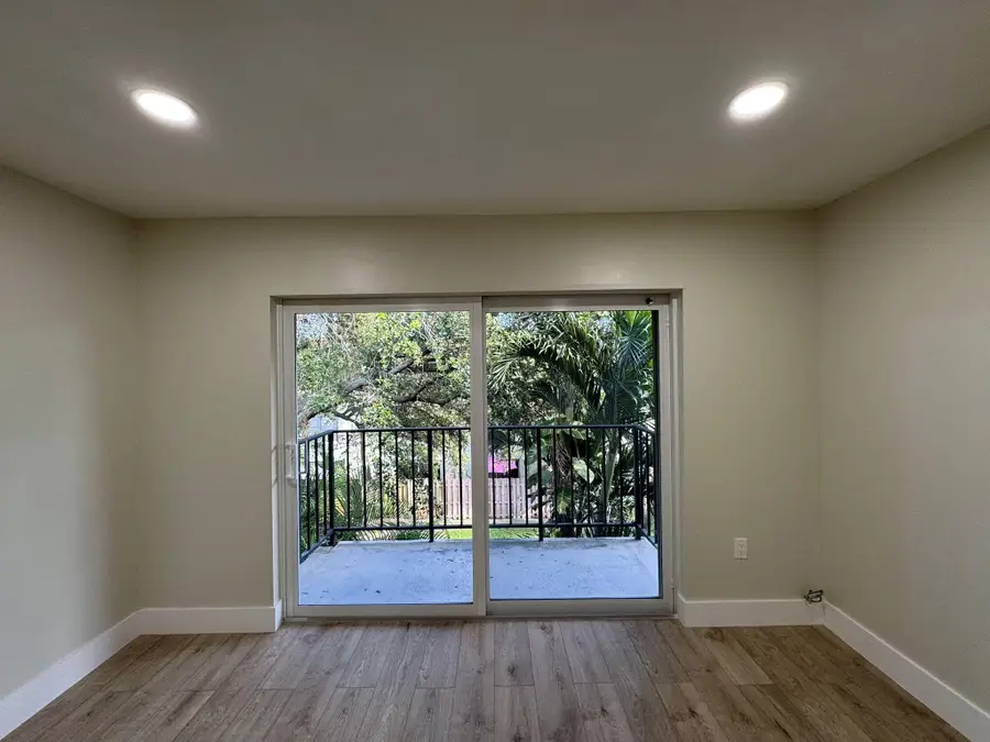 809 W Oakland Park Boulevard #J10, Oakland Park, FL 33311 - #3