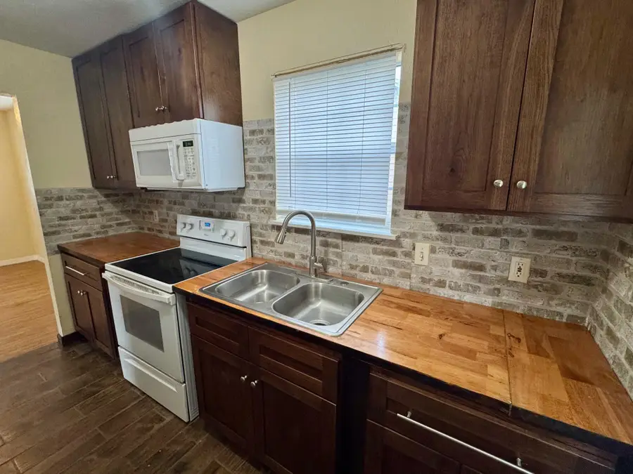 714 S Seminole Avenue, Fort Meade, FL 33841 - #2