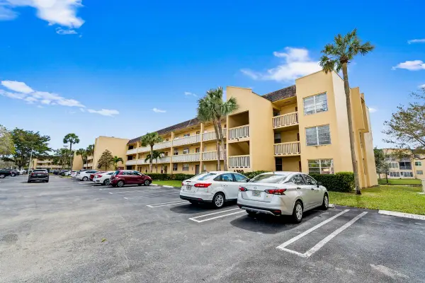 6300 NW 62nd Street #107, Tamarac, FL 33319