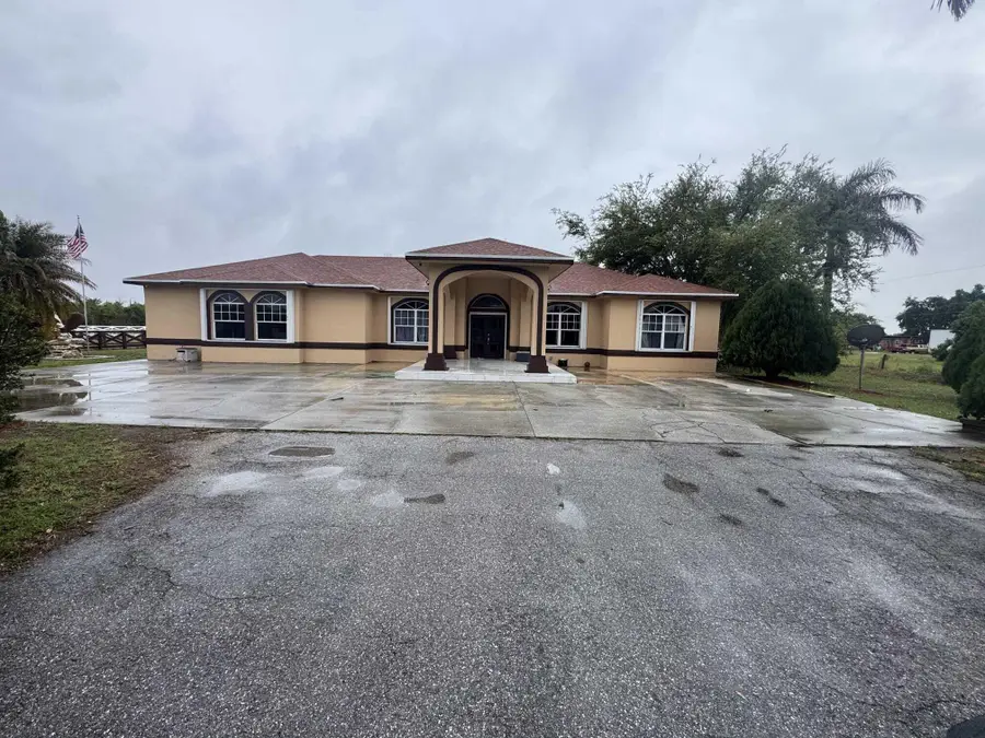 435 E A Road E, Labelle, FL 33935 - #2