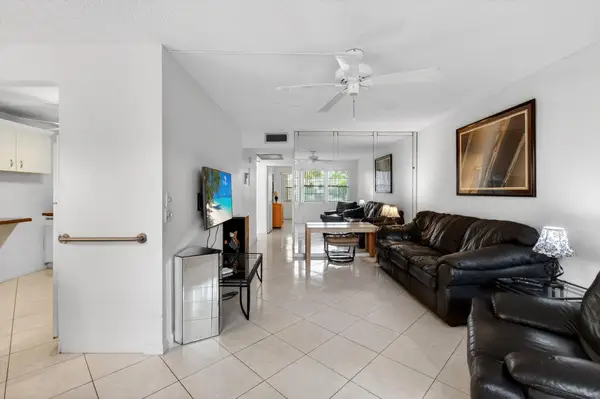 1009 Hythe A, Boca Raton, FL 33434
