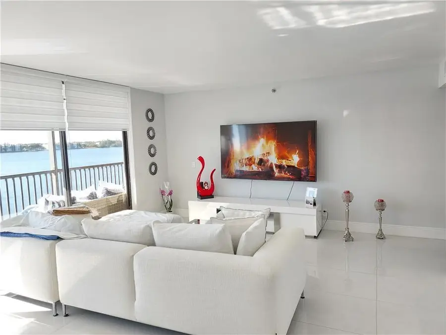 105 Lake Emerald Drive #502, Oakland Park, FL 33309 - #2