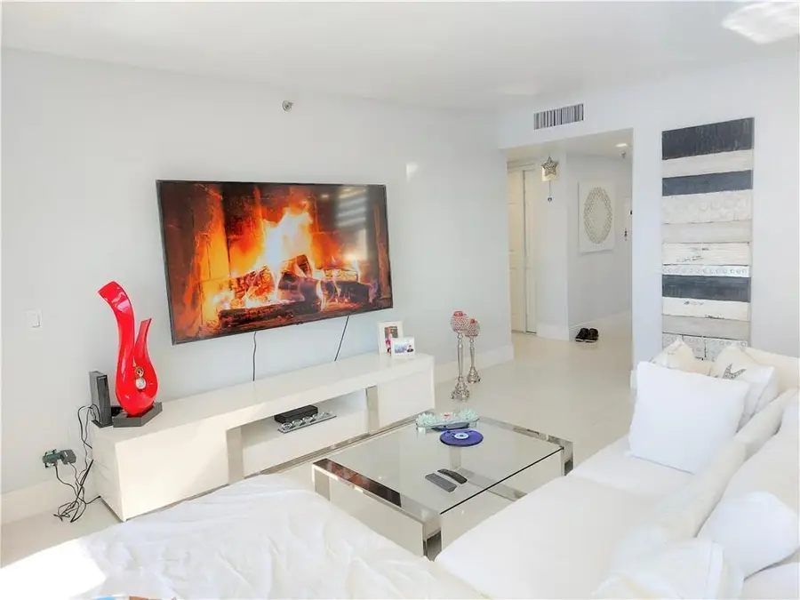 105 Lake Emerald Drive #502, Oakland Park, FL 33309 - #3