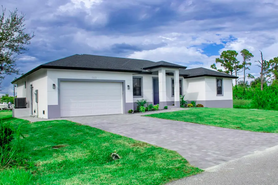 15633 Lakeland Circle, Port Charlotte, FL 33981 - #2