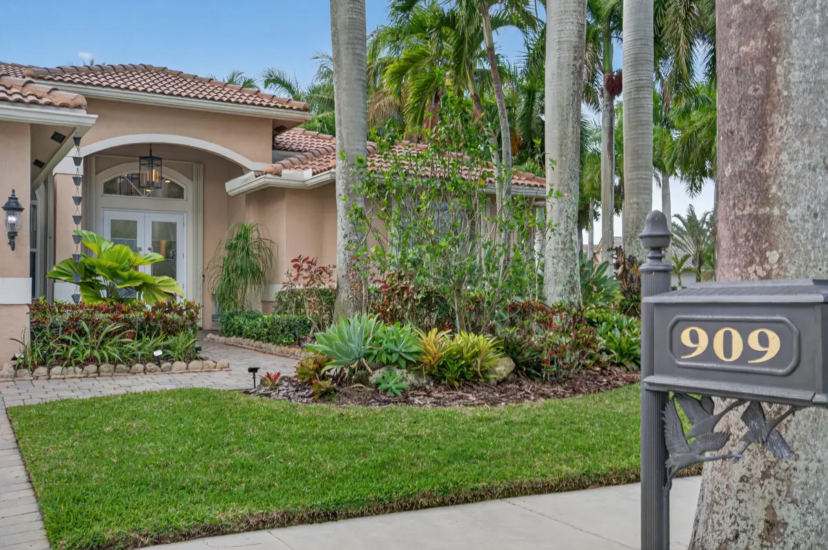 909 Stillwater Court, Weston, FL 33327 - #1