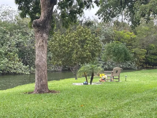 66 Windsor D, West Palm Beach, FL 33417