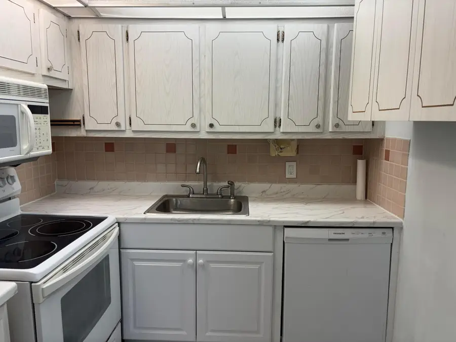 66 Windsor D, West Palm Beach, FL 33417 - #3