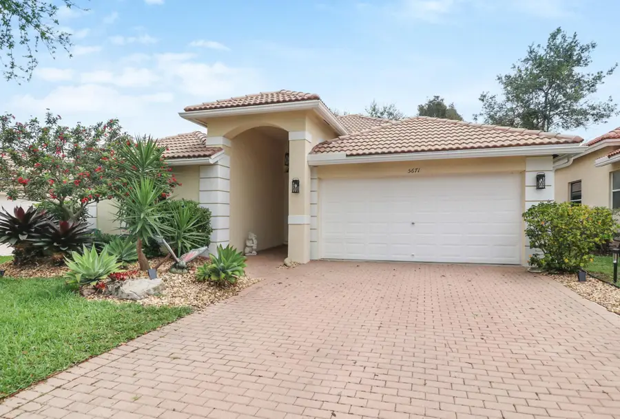 5671 S Fountains Drive S, Lake Worth, FL 33467 - #2