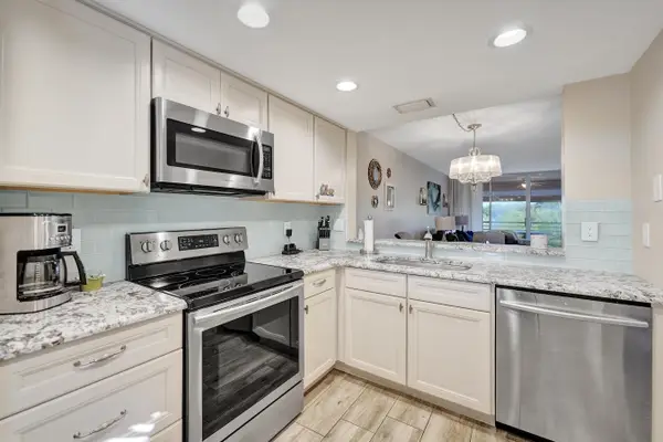 9501 Seagrape Drive #404, Davie, FL 33324