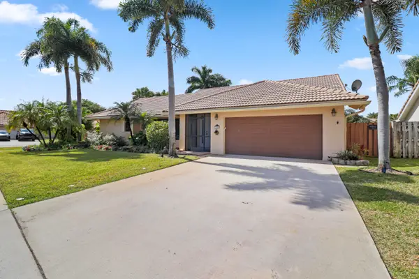 9260 Laurel Green Drive, Boynton Beach, FL 33437