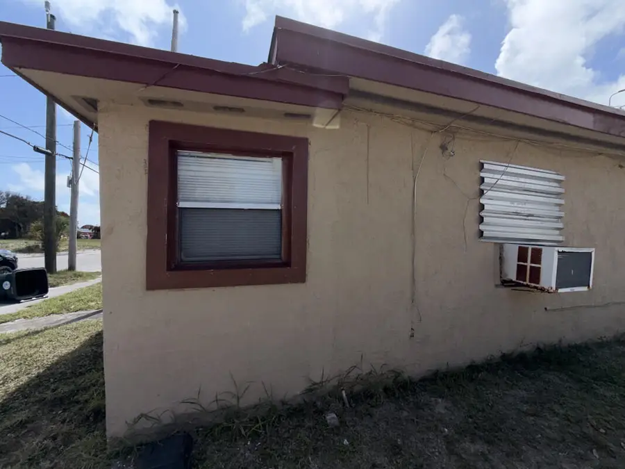 709 N 20th Street, Fort Pierce, FL 34950 - #2