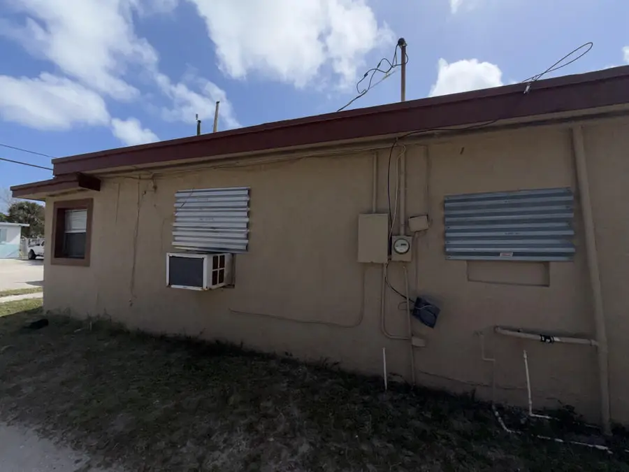 709 N 20th Street, Fort Pierce, FL 34950 - #3
