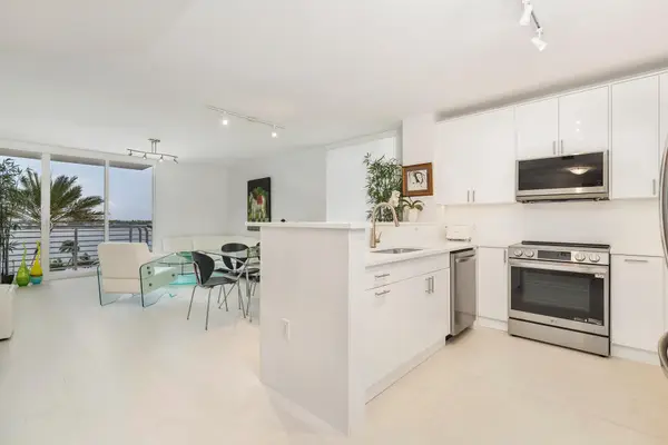 1551 N Flagler Drive #711, West Palm Beach, FL 33401