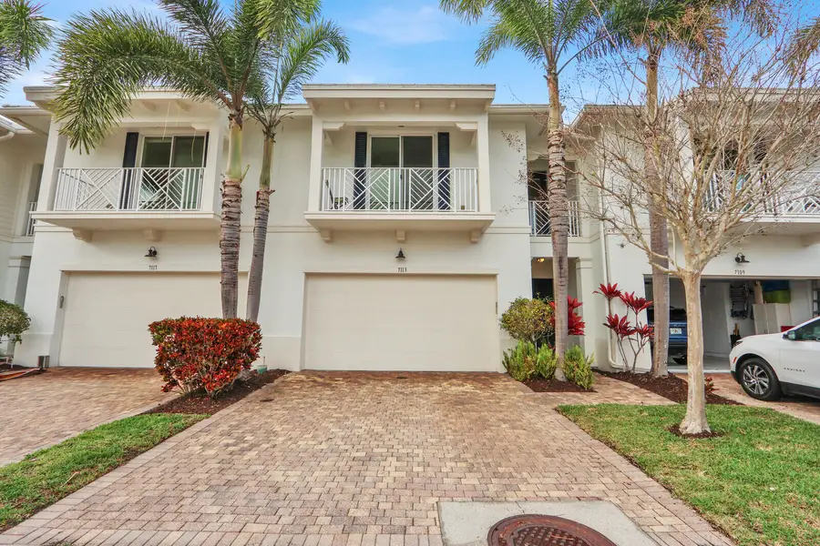 7113 Kensington Court, Palm Beach Gardens, FL 33418 - #2