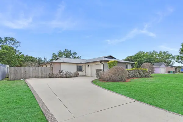 542 NW La Brea Avenue, Port St Lucie, FL 34983