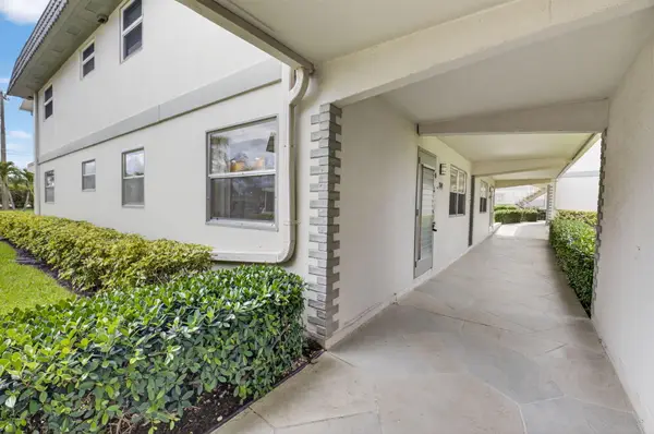 204 Flanders E, Delray Beach, FL 33484