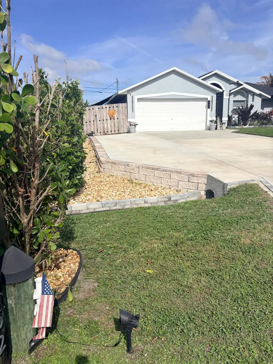 462 SE Cork Road, Port Saint Lucie, FL 34984 - #2