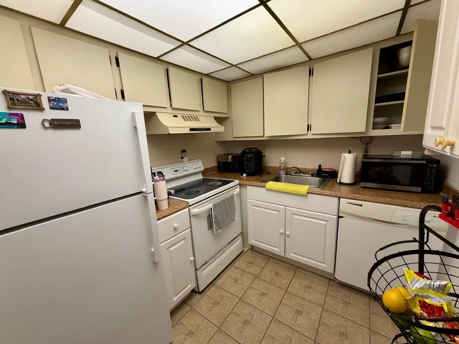 2000 Springdale Boulevard #102, Palm Springs, FL 33461 - #3