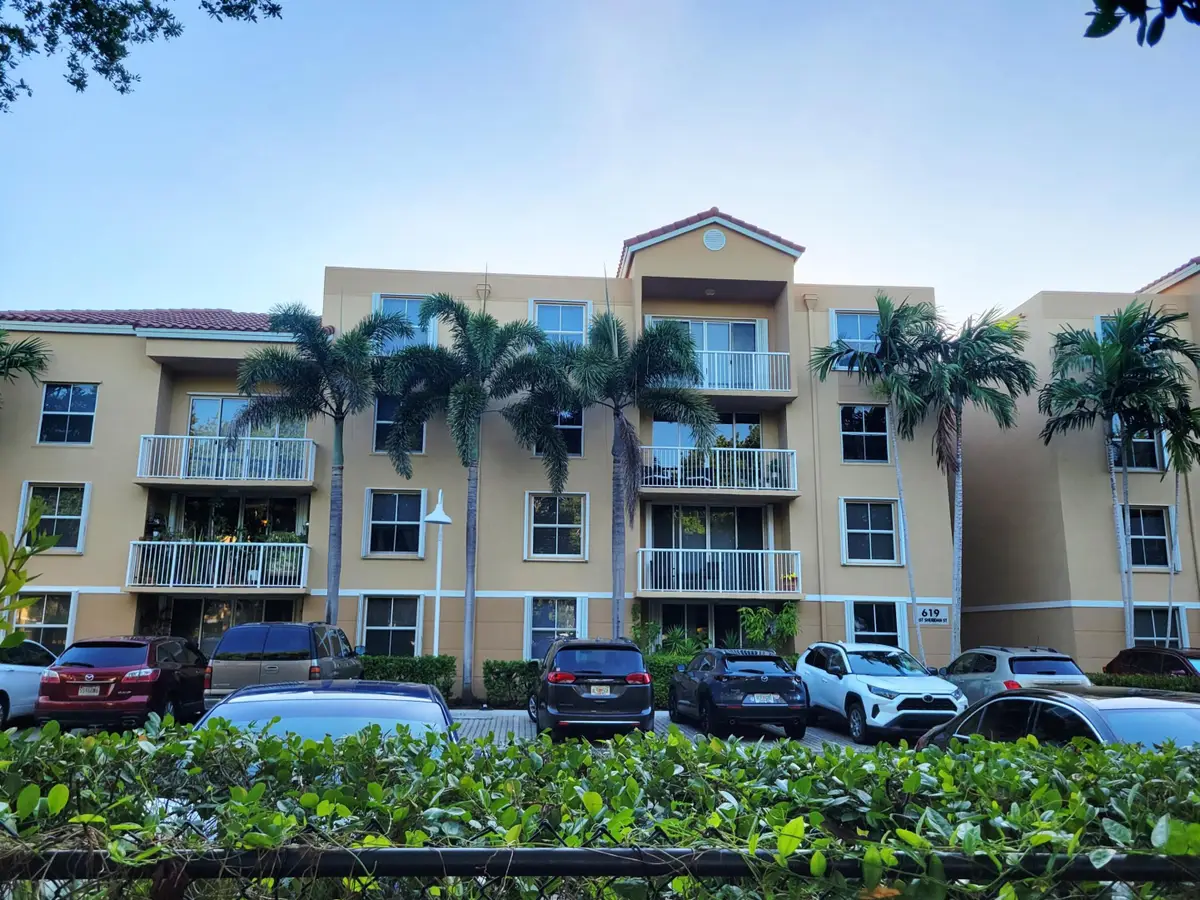 619 E Sheridan Street #203, Dania Beach, FL 33004 - #1