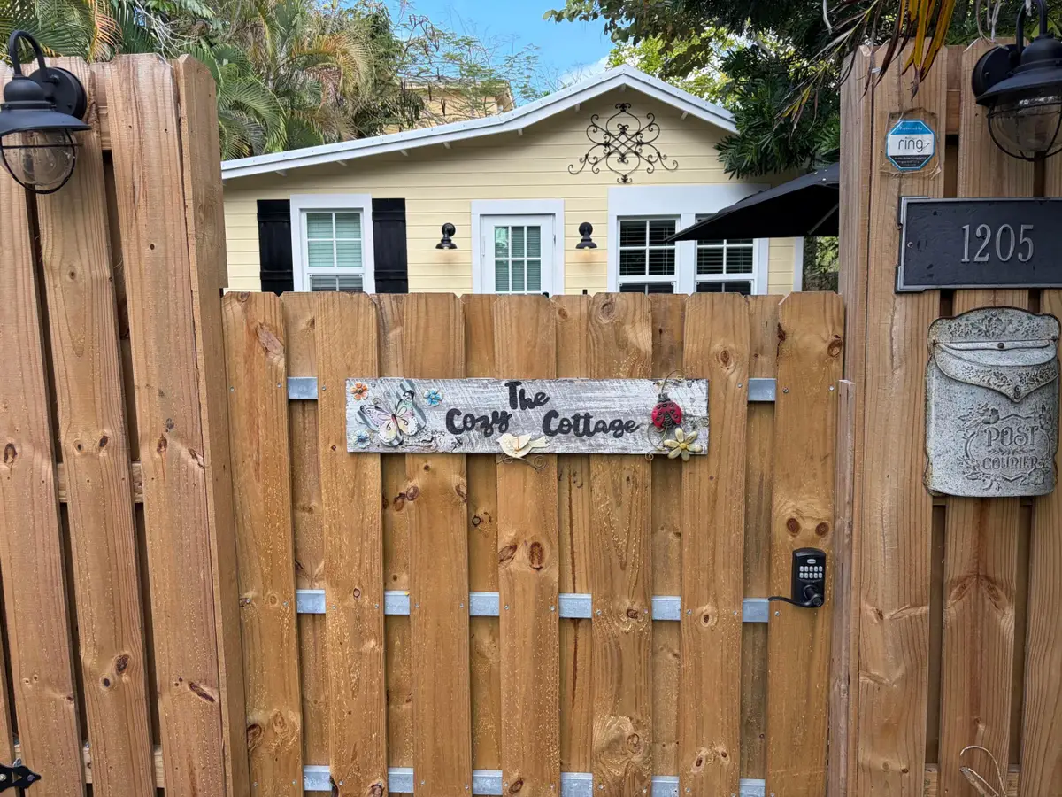 1205 SW 4th Street, Fort Lauderdale, FL 33312 - #1