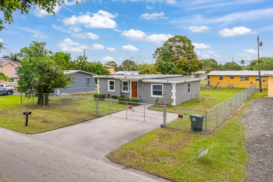 217 NW 14th Street, Belle Glade, FL 33430 - #2