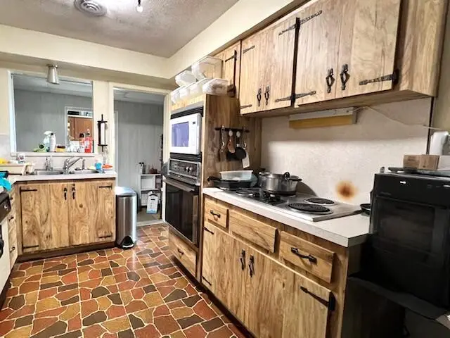 725 SE 1st Street, Belle Glade, FL 33430 - #2