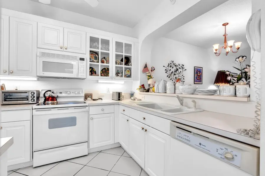 7623 Southampton Terrace #211, Tamarac, FL 33321 - #3