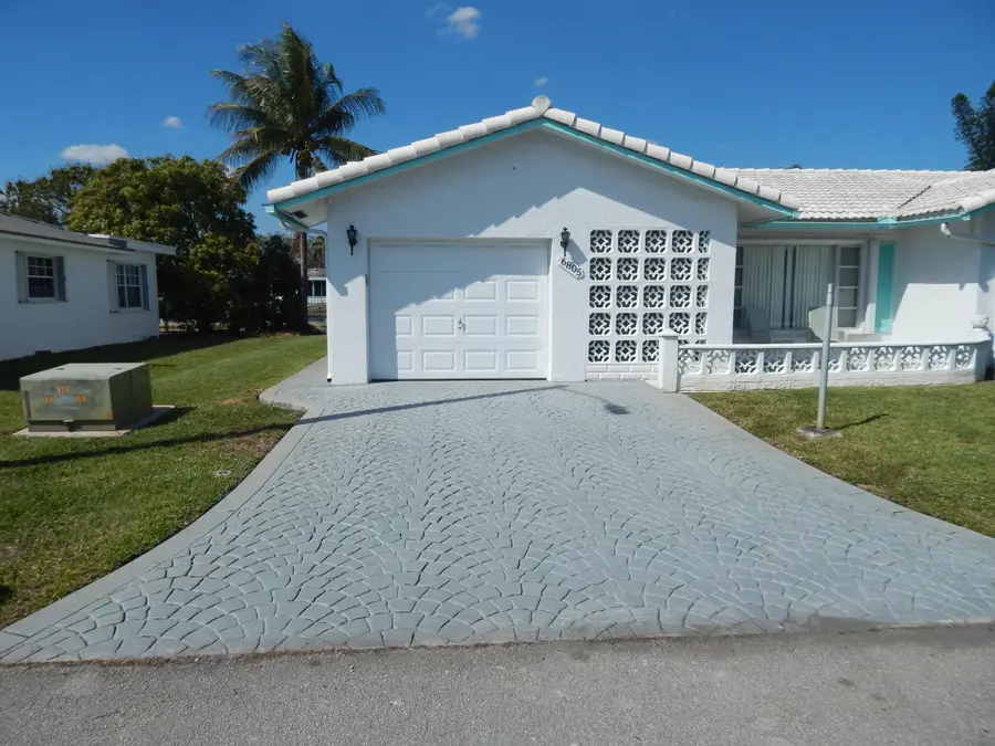 6805 NW 77th Street, Tamarac, FL 33321 - #2