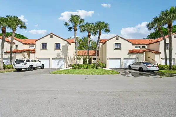 22 Via De Casas #103, Boynton Beach, FL 33426