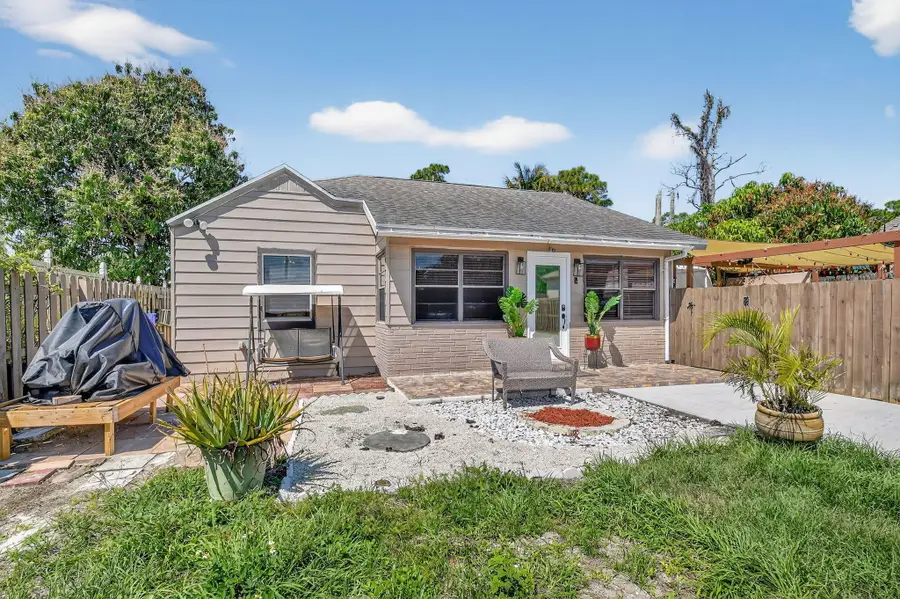 425 Broward Avenue, Greenacres, FL 33463 - #2