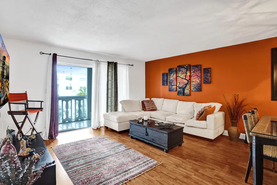 218 NE 12th Avenue #401, Hallandale Beach, FL 33009 - #3