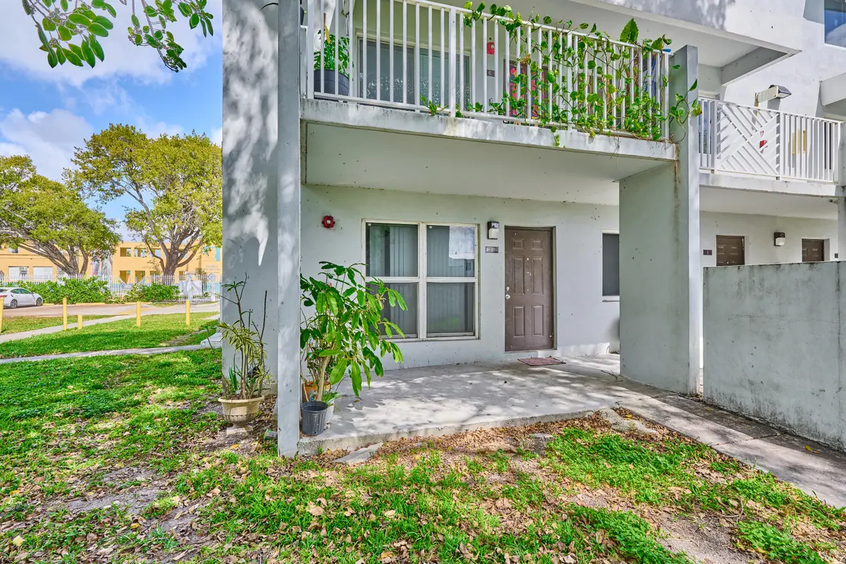 1990 NW 4th #1, Miami, FL 33136 - #1