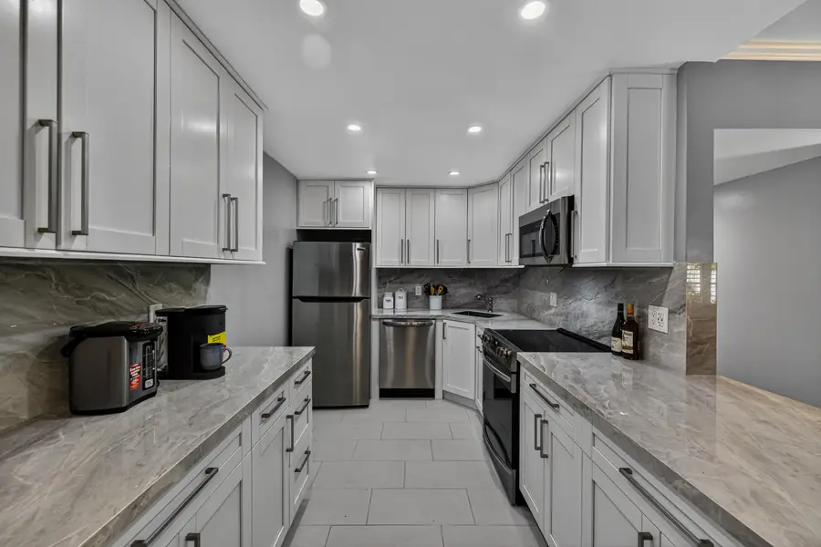 300 NE 19th Court #104n, Wilton Manors, FL 33305 - #2