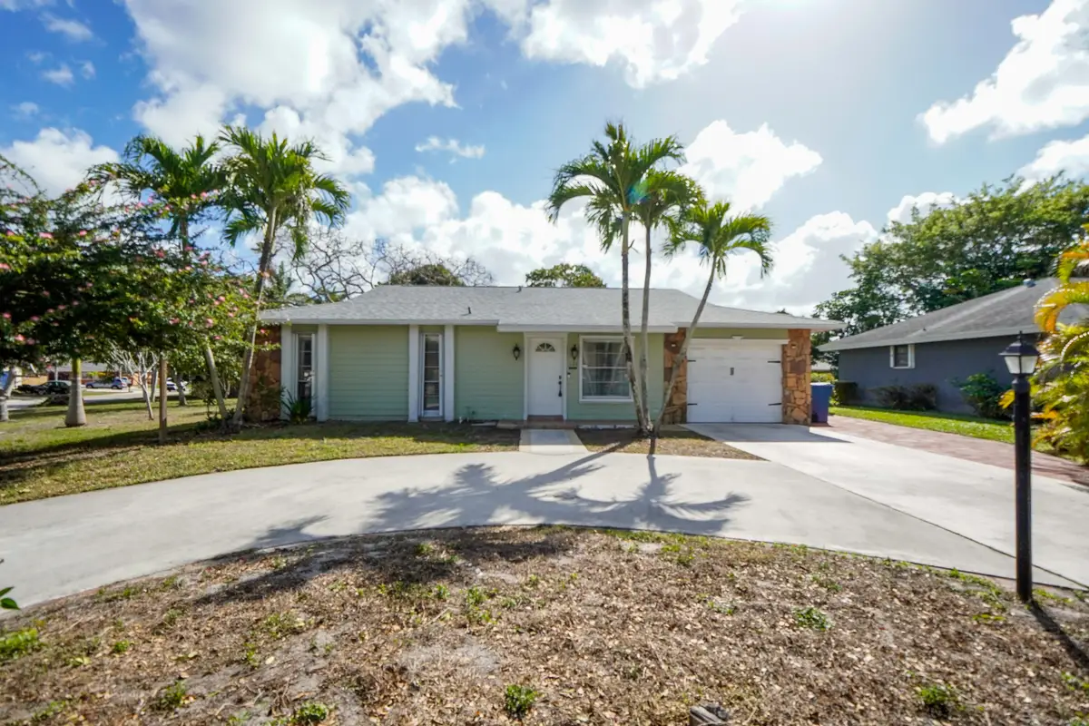 120 W Swan Pkwy W, Royal Palm Beach, FL 33411 - #1