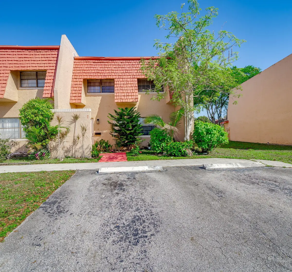 7 Ann Lee Lane, Tamarac, FL 33319 - #1