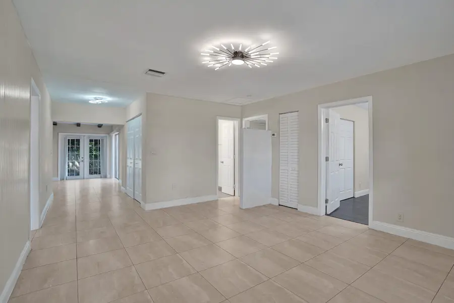 131 NE 51st Court, Oakland Park, FL 33334 - #3