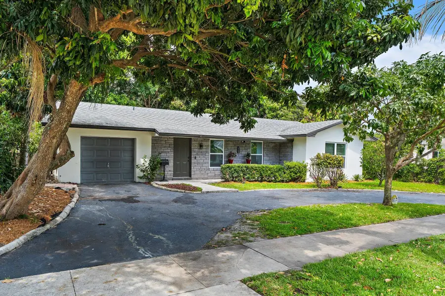 425 Greenbriar Drive, Lake Park, FL 33403 - #2