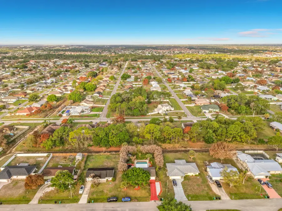 534 NW Kingston Street, Port Saint Lucie, FL 34983 - #3