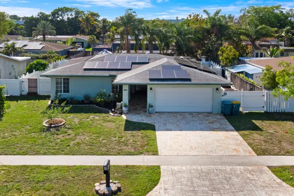 8017 NW 74th Terrace, Tamarac, FL 33321