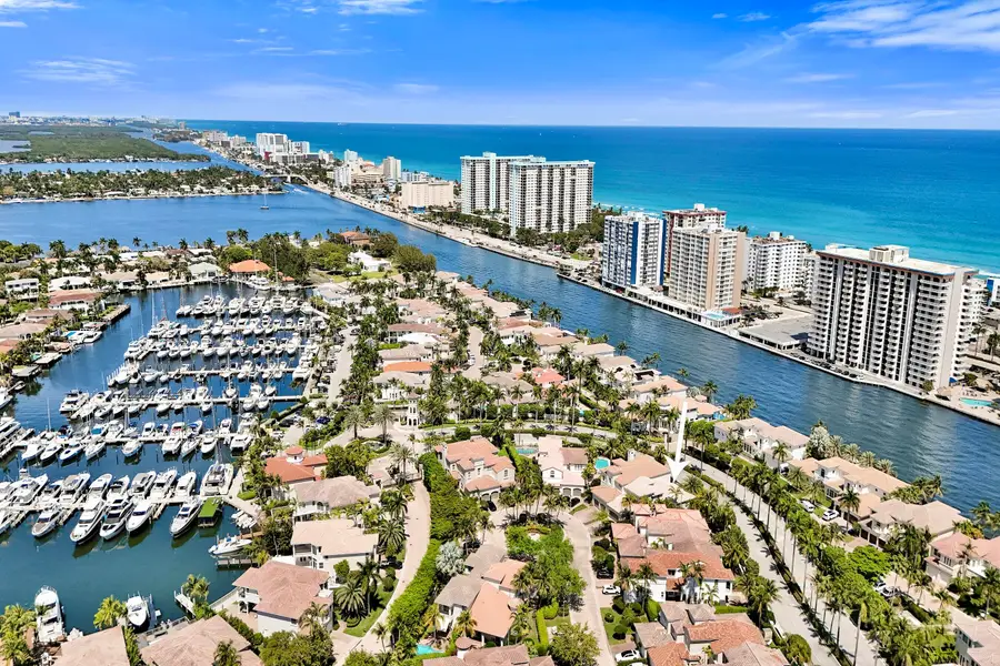 818 Spinnaker Drive E, Hollywood, FL 33019 - #3