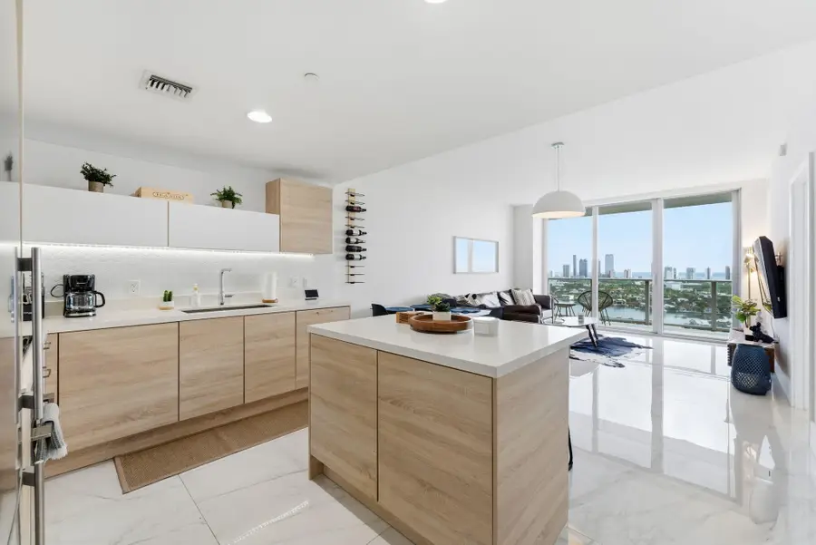 16385 Biscayne Boulevard #2516, North Miami Beach, FL 33160 - #3