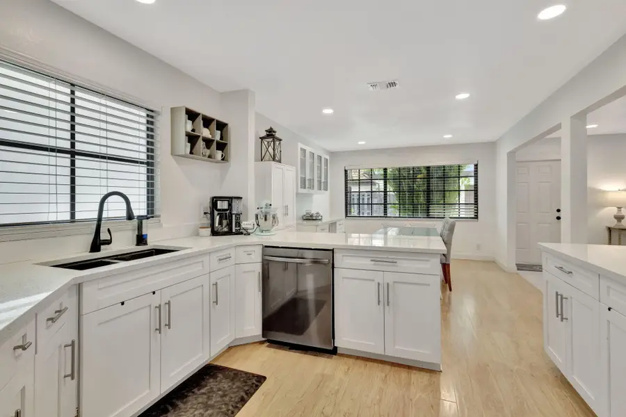 146 Weybridge Circle #B, Royal Palm Beach, FL 33411 - #2