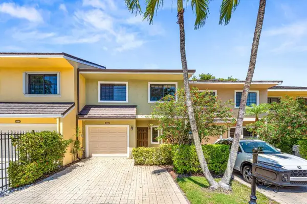 5698 Santiago Circle, Boca Raton, FL 33433