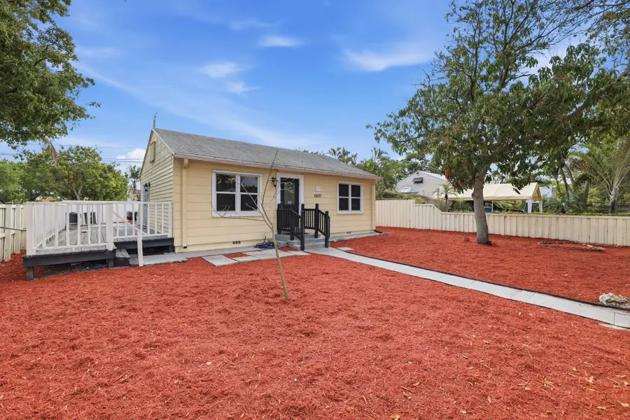 6600 Garden Avenue, West Palm Beach, FL 33405 - #3